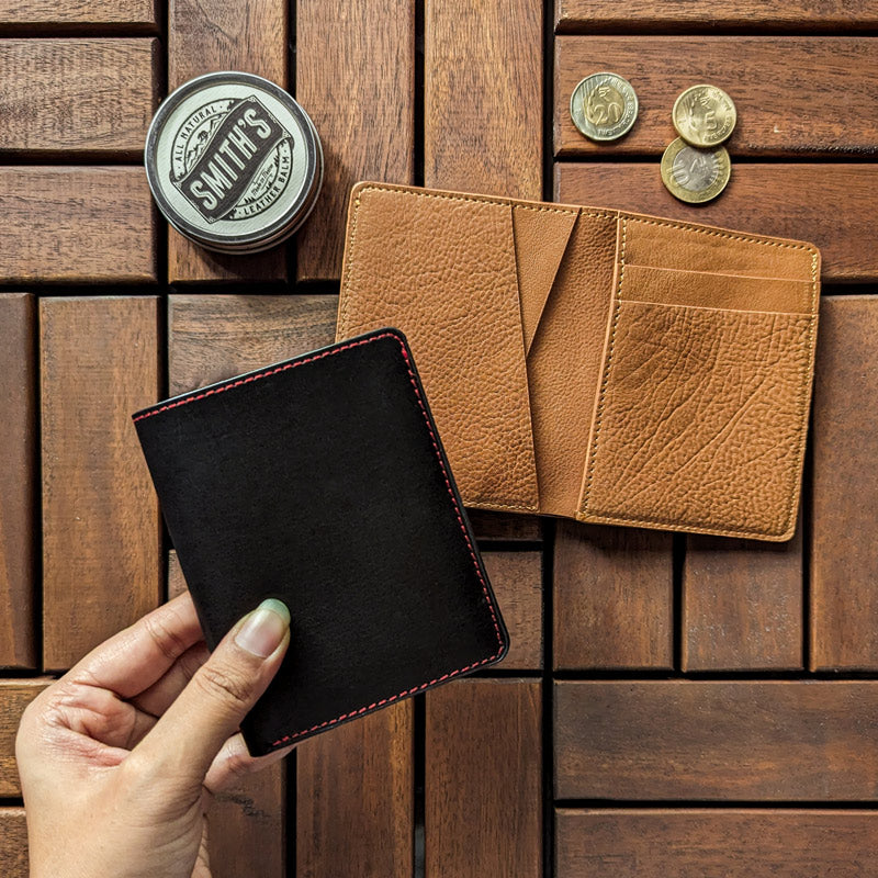 Minimalist Bi-Fold Wallets
